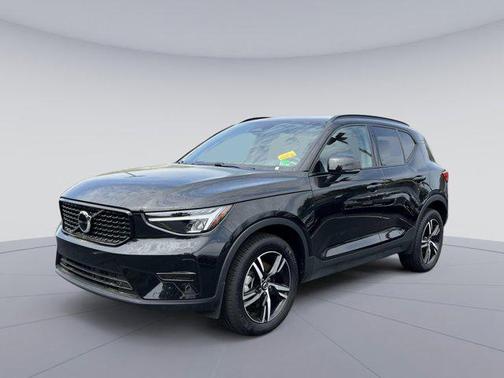 2024 Volvo XC40 B5 Core Bright Theme