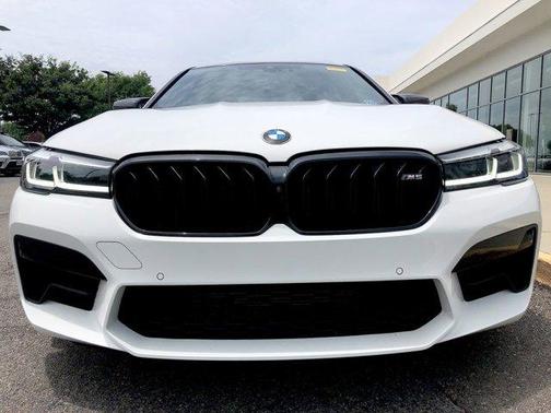 Photo 4 of 38 of 2021 BMW M5 Base