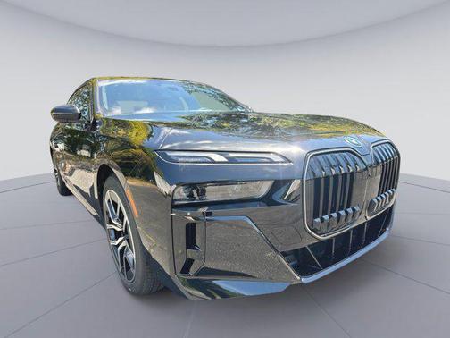 Black Sapphire Metallic 2026 BMW i7 eDrive50