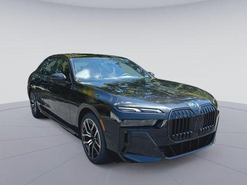 Black Sapphire Metallic 2026 BMW i7 eDrive50