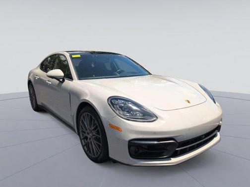 2022 Porsche Panamera 4 Platinum Edition