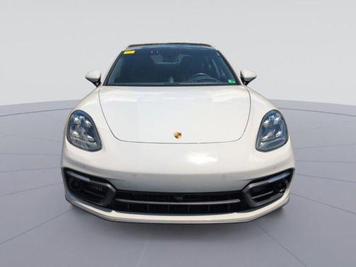 2022 Porsche Panamera 4 Platinum Edition