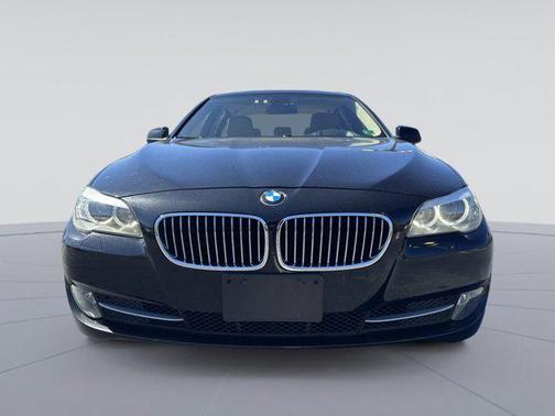 2011 BMW 528 528i