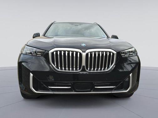 Black Sapphire Metallic 2026 BMW X5 PHEV xDrive50e