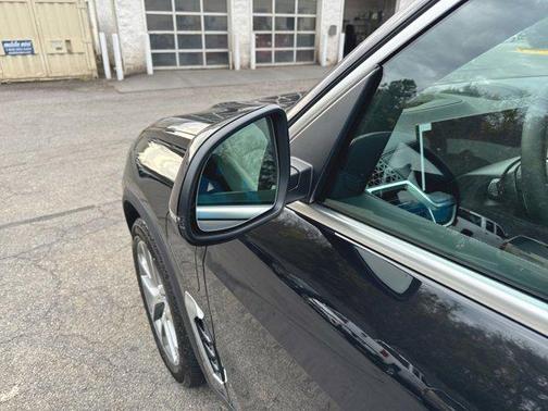 Black Sapphire Metallic 2026 BMW X5 PHEV xDrive50e