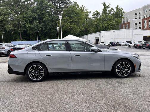 2024 BMW 530 i xDrive
