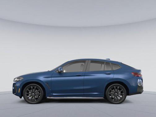 2025 BMW X4 xDrive30i
