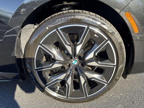 2026 BMW i7 M70
