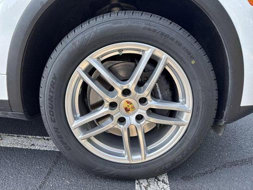 2016 Porsche Cayenne Base
