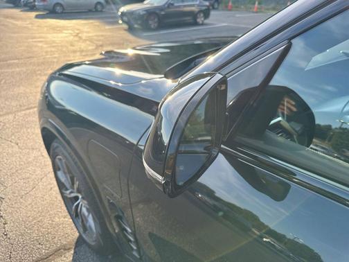 Black Sapphire Metallic 2026 BMW X5 PHEV xDrive50e