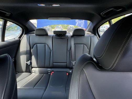 2023 BMW 330e Base