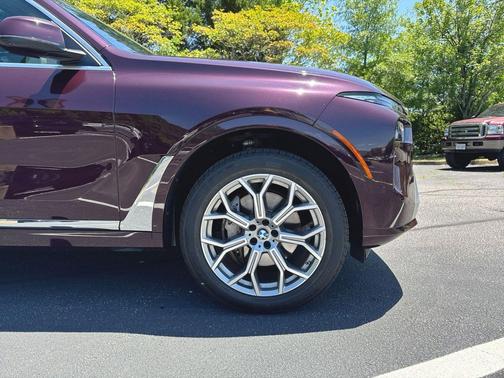 Ametrin Metallic 2024 BMW X7 xDrive40i