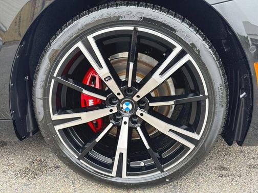 Black Sapphire Metallic 2027 BMW 530 i