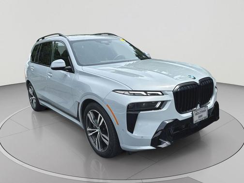 Gray Metallic 2026 BMW X7 xDrive40i