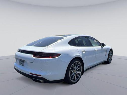 2019 Porsche Panamera 4