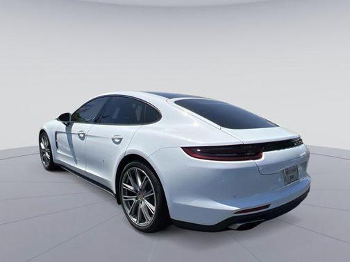 2019 Porsche Panamera 4