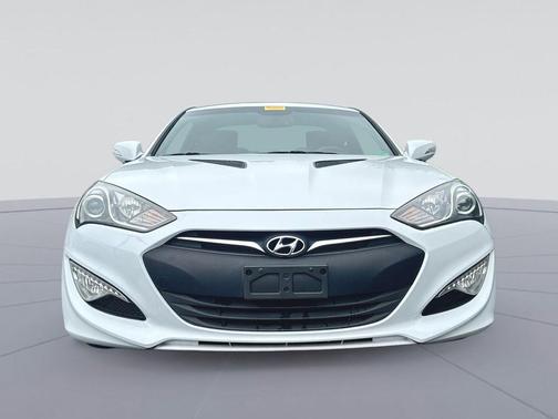 Casablanca White 2015 Hyundai Genesis Coupe 3.8 Base
