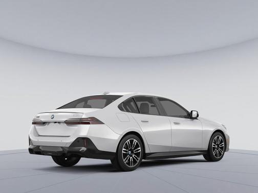 White Metallic 2017 BMW 530 xDrive
