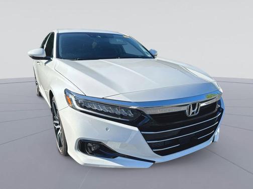 Platinum White Pearl 2022 Honda Accord Touring 2.0T