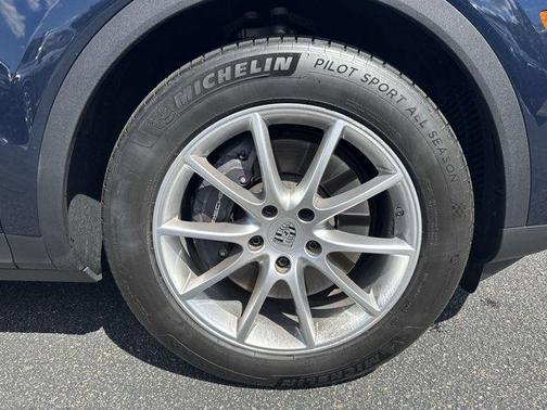 2024 Porsche Cayenne Base