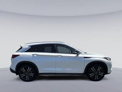 2022 INFINITI QX50 LUXE AWD