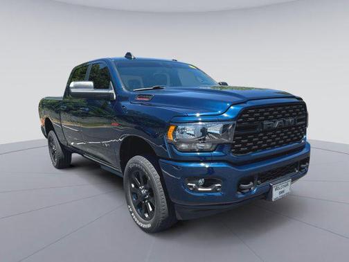 Patriot Blue Pearlcoat 2022 RAM 2500 Big Horn Crew Cab 4x4 6'4' Box