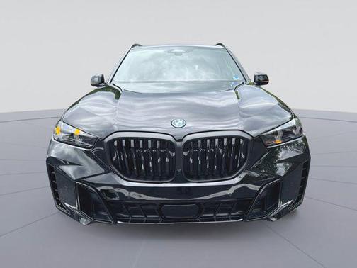 Black Sapphire Metallic 2026 BMW X5 PHEV xDrive50e