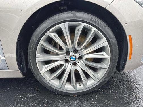 2021 BMW 750 i xDrive