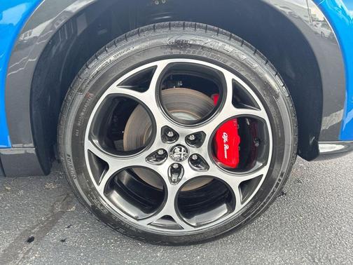 Misano Blue Metallic 2024 Alfa Romeo Tonale Veloce EAWD