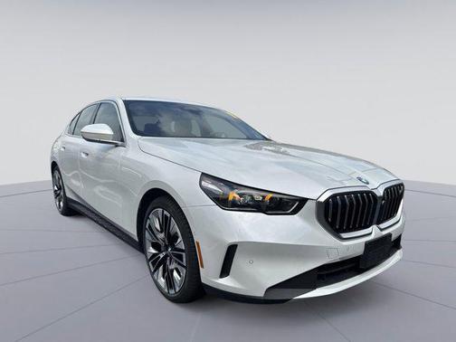 2024 BMW 530 i xDrive