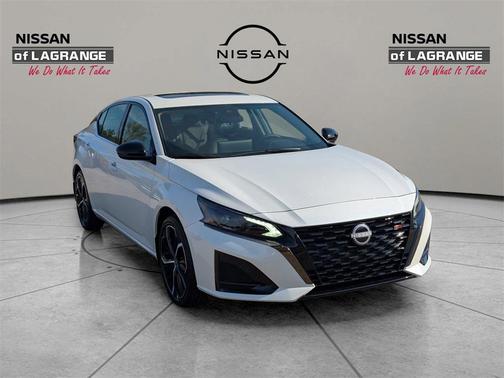 2025 Nissan Altima SR FWD