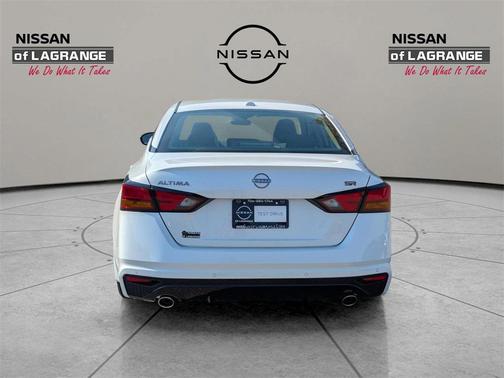 2025 Nissan Altima SR FWD