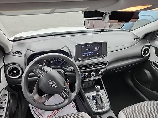 2022 Hyundai KONA SE