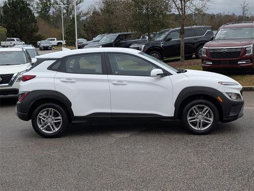 2022 Hyundai KONA SE