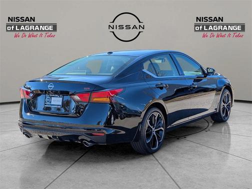 2025 Nissan Altima SR FWD