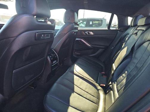 2021 BMW X6 xDrive40i