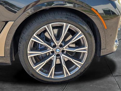 2021 BMW X7 M50i