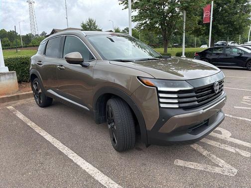 Canyon Bronze Metallic 2025 Nissan Kicks SR