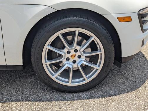 2018 Porsche Macan Base