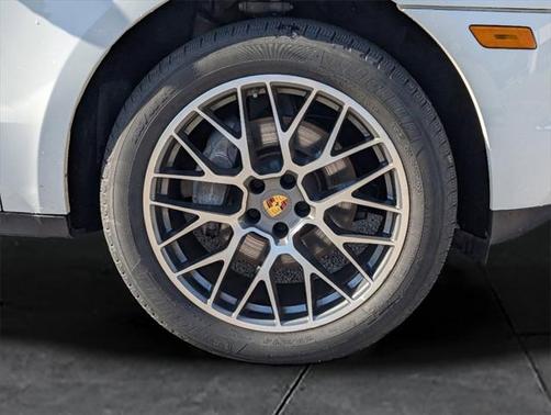 2018 Porsche Macan Base