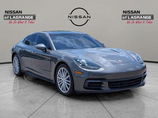 2018 Porsche Panamera 4