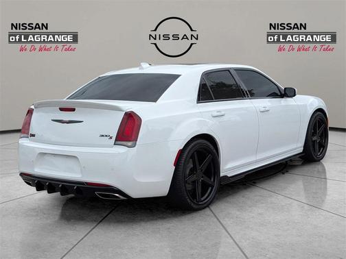 2022 Chrysler 300 S