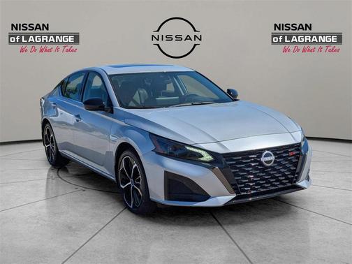 2025 Nissan Altima SR FWD