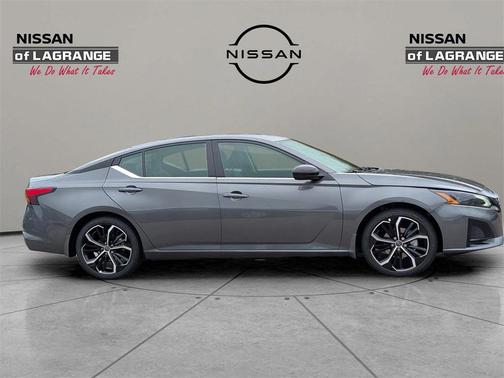 2025 Nissan Altima SR FWD