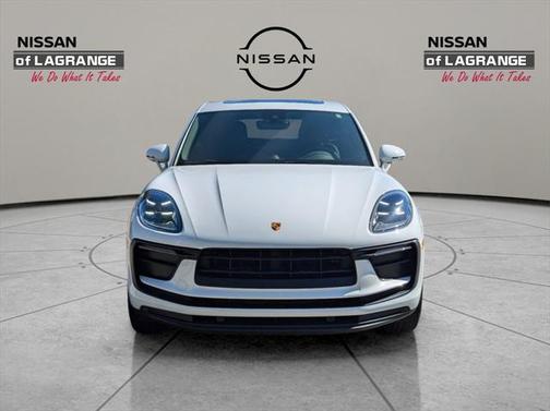 2022 Porsche Macan Base