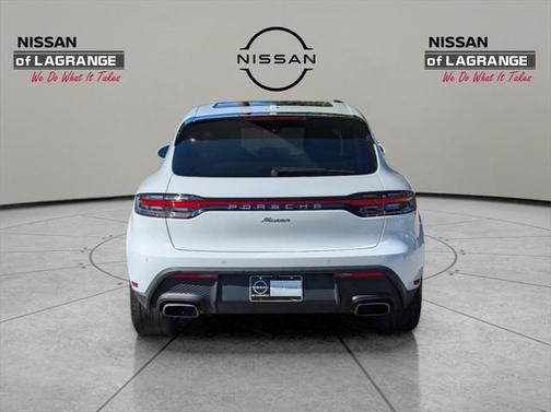 2022 Porsche Macan Base