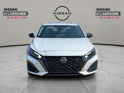 2023 Nissan Altima SR FWD