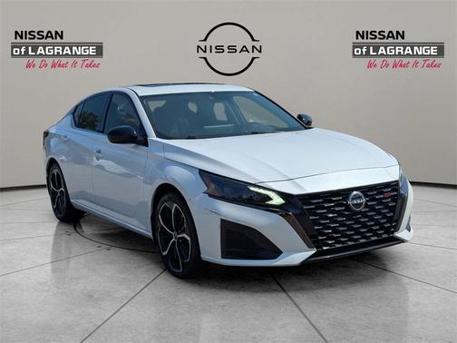 2023 Nissan Altima SR FWD