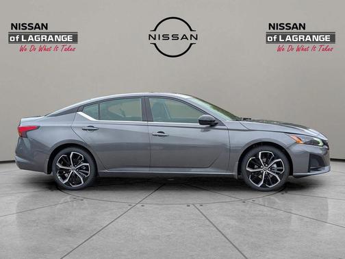 2025 Nissan Altima SR FWD