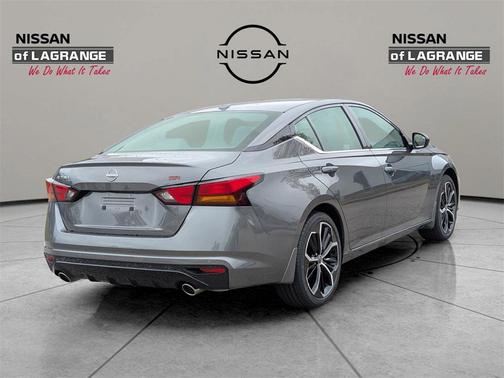 2025 Nissan Altima SR FWD